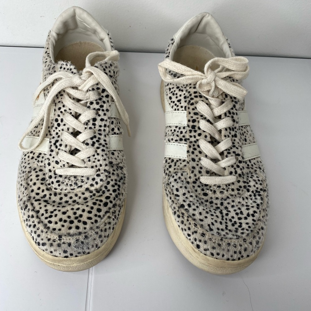 GOLA Stylish Women's Sneakers in Black and White